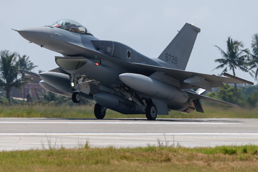 Taiwan Receives First Two New F-16V Fighter Jets Amid China Tensions